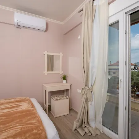 Vicula Mauras Villa *