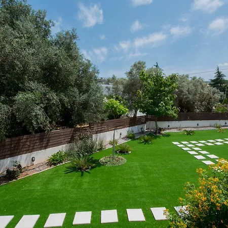 Vicula Mauras Lefkada City