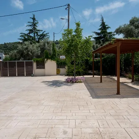 Vicula Mauras Villa *