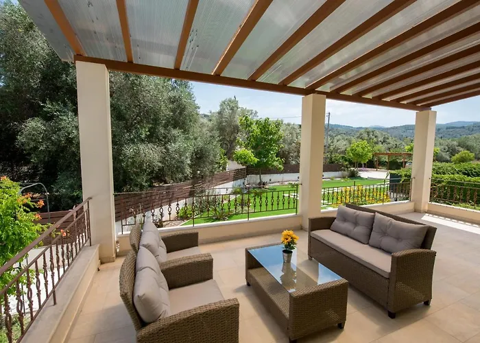 Vicula Mauras Lefkada City