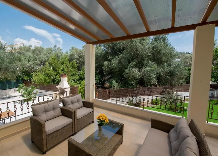 Vicula Mauras * Lefkada City