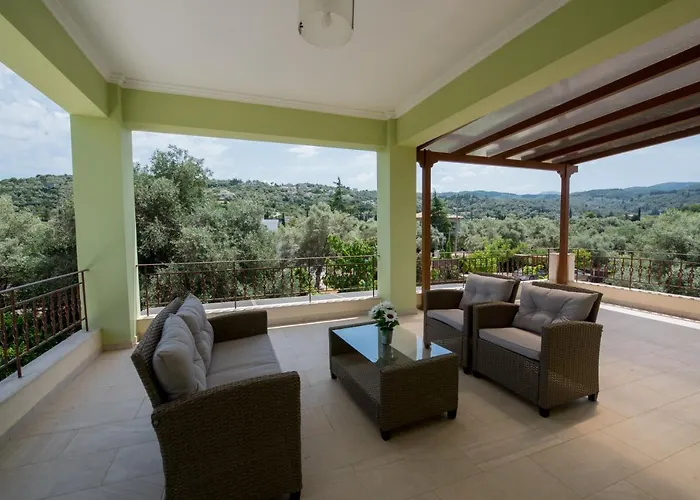 Vicula Mauras Lefkada City