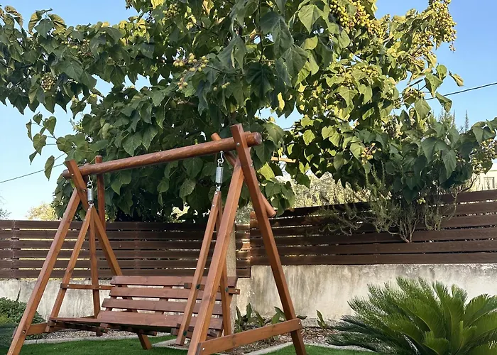 Vicula Mauras Lefkada City